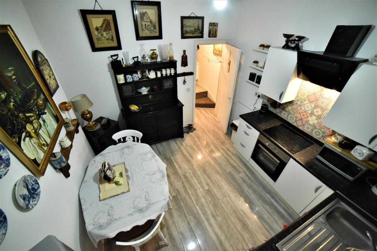 The Beauty Rooms Bnb Liverpool Bagian luar foto